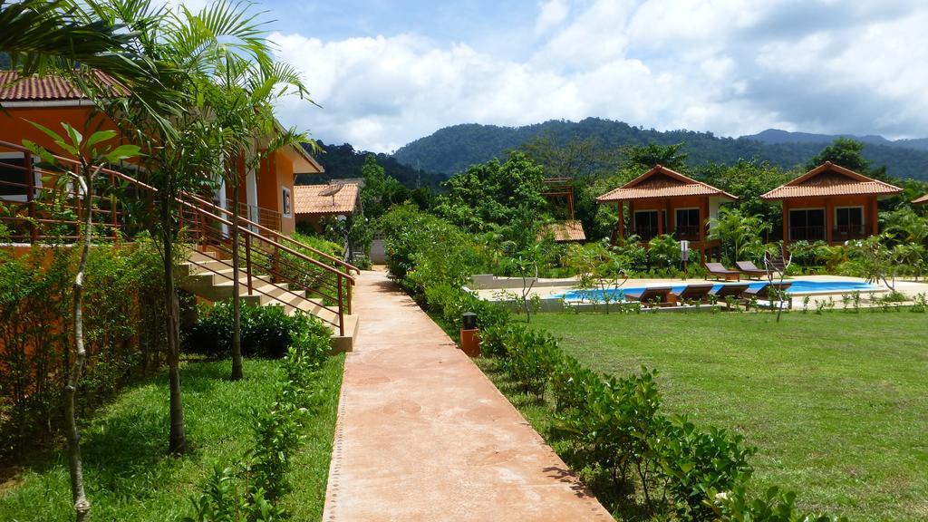 Khao Sok Jasmine Garden Resort - Sha Certified Khao Sok National Park Екстер'єр фото